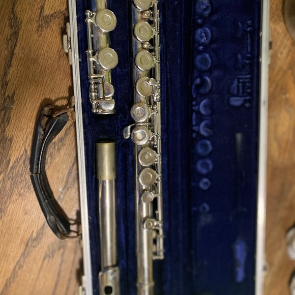 SOLD -- Flute- metal instrument--Armstrong brand - Picture 8 of 9